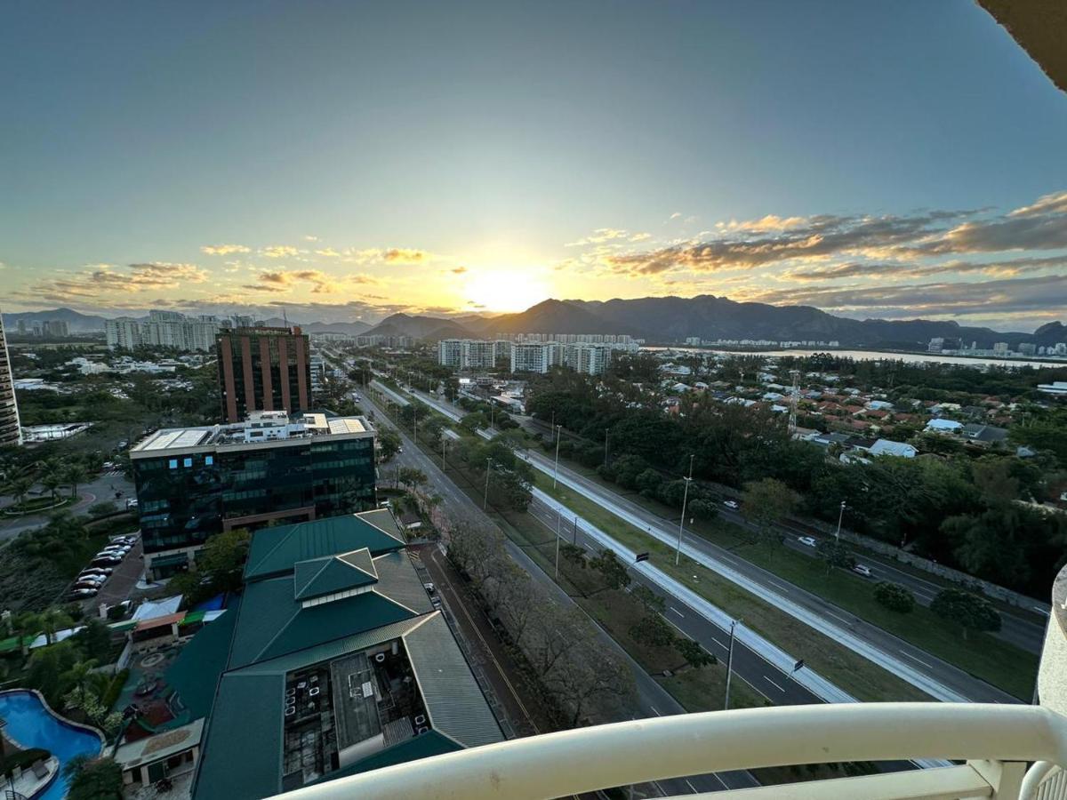 Flat Com Vista Panoramica -15- Na Barra Da Tijuca - Estacionamento Gratuito - Frigobar - Ar Condicionado - Piscina - Academia - Balsa Para Praia Gratis - Varanda - Vista Parcial Mar E Lagoa Rio de Janeiro Bagian luar foto