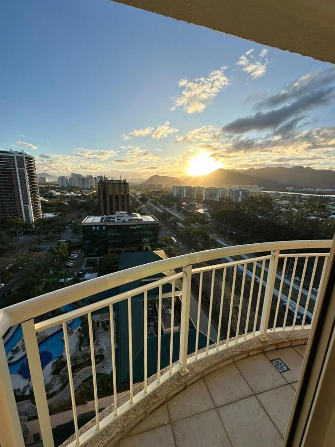 Flat Com Vista Panoramica -15- Na Barra Da Tijuca - Estacionamento Gratuito - Frigobar - Ar Condicionado - Piscina - Academia - Balsa Para Praia Gratis - Varanda - Vista Parcial Mar E Lagoa Rio de Janeiro Bagian luar foto