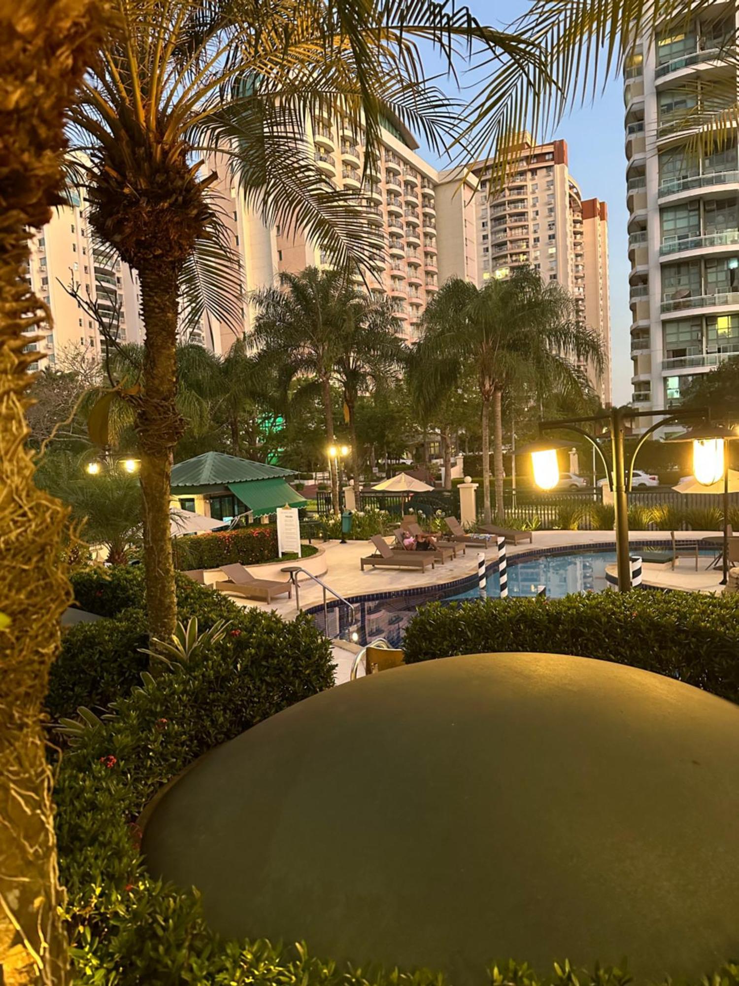 Flat Com Vista Panoramica -15- Na Barra Da Tijuca - Estacionamento Gratuito - Frigobar - Ar Condicionado - Piscina - Academia - Balsa Para Praia Gratis - Varanda - Vista Parcial Mar E Lagoa Rio de Janeiro Bagian luar foto