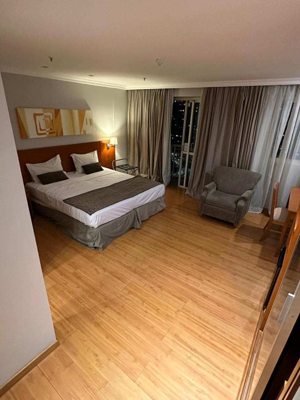 Flat Com Vista Panoramica -15- Na Barra Da Tijuca - Estacionamento Gratuito - Frigobar - Ar Condicionado - Piscina - Academia - Balsa Para Praia Gratis - Varanda - Vista Parcial Mar E Lagoa Rio de Janeiro Bagian luar foto
