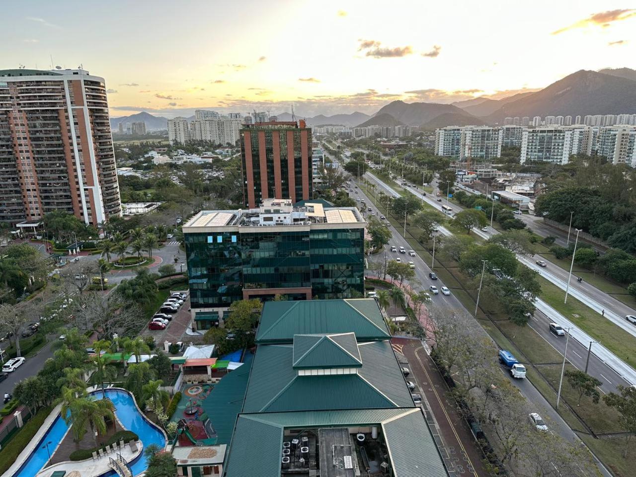 Flat Com Vista Panoramica -15- Na Barra Da Tijuca - Estacionamento Gratuito - Frigobar - Ar Condicionado - Piscina - Academia - Balsa Para Praia Gratis - Varanda - Vista Parcial Mar E Lagoa Rio de Janeiro Bagian luar foto